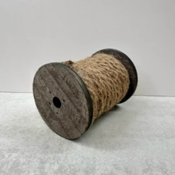 Juteband auf Holzspule
