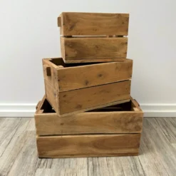 Kiste aus recyceltem Holz